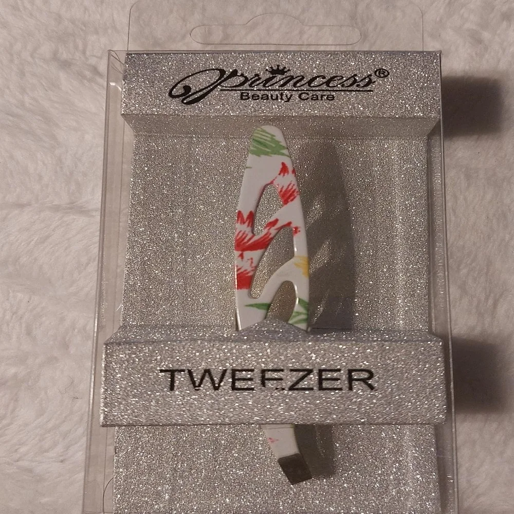 I'll send you a random beautiful Tweezers for only $6. Look good, Plucking!